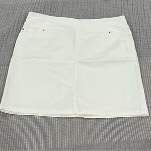 Chic White Mini Skirt/ Skort  for Women, SIZE XL